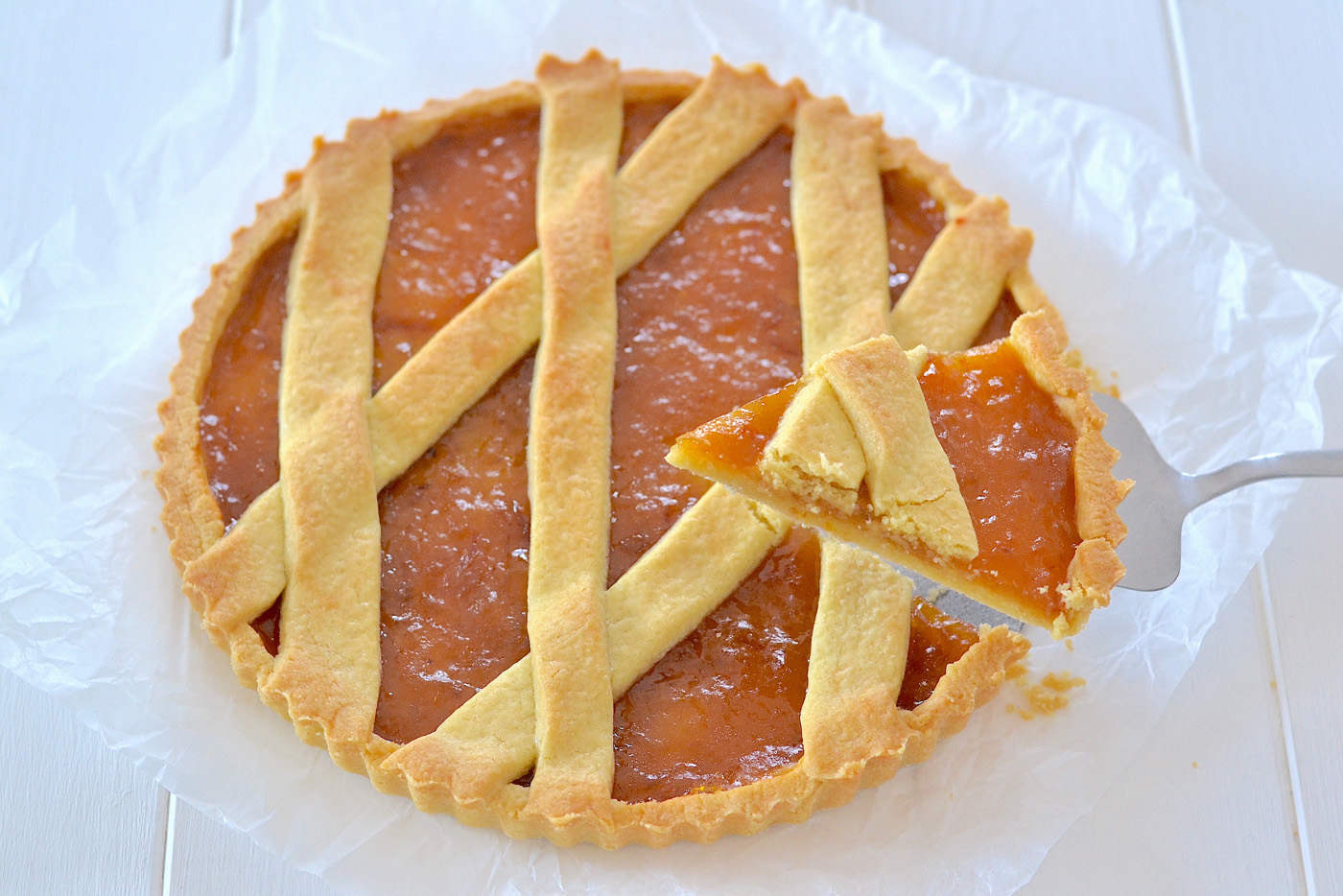 fetta di crostata alla marmellata