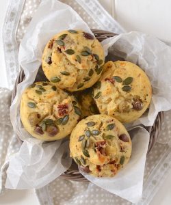 Muffin con pomodori secchi e olive taggiasche