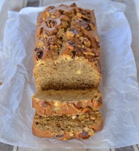 plumcake al caffè con gocce di cioccolato bianco e noci