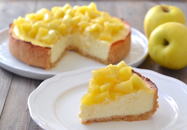 fetta di cheesecake alle mele