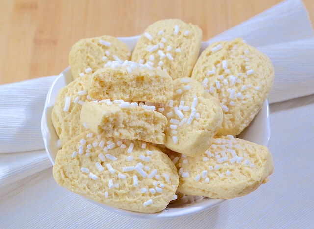 biscotti da inzuppo morbidi serviti