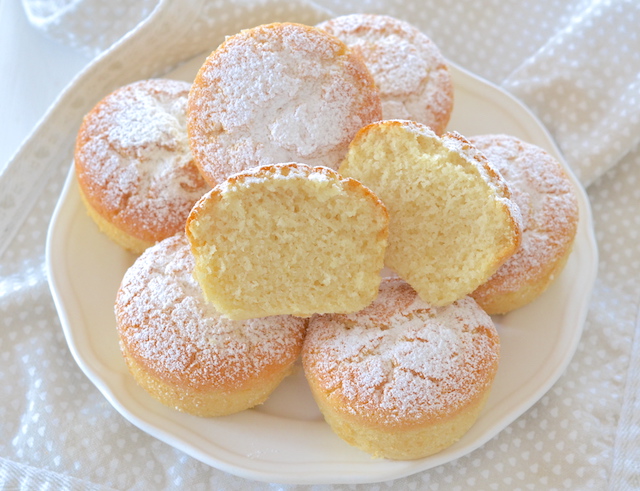 muffin con farina di riso e zucchero a velo
