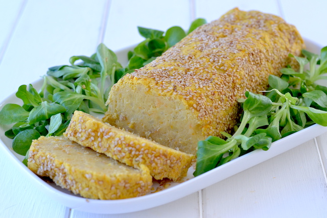 polpettone di ceci e patate servito