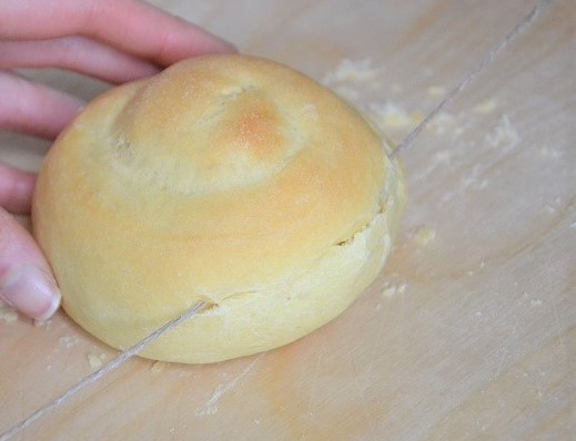 taglio delle friselle