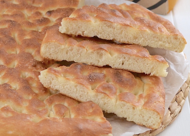 schiacciata toscana all'olio servita