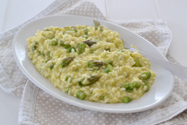 risotto agli asparagi servito