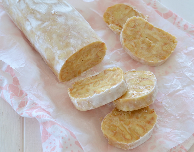 fette di salame al cioccolato bianco