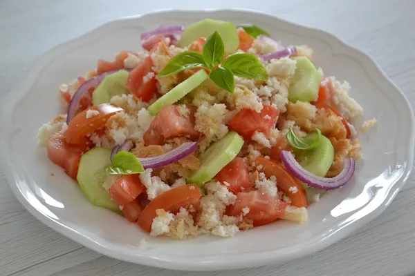 panzanella toscana servita