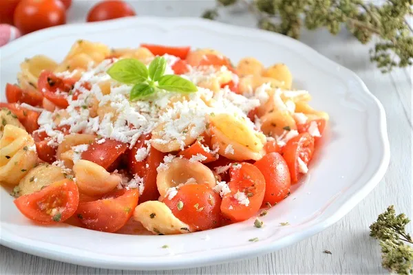 piatto di orecchiette alla crudaiola