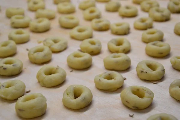 preparazione dei taralli pugliesi
