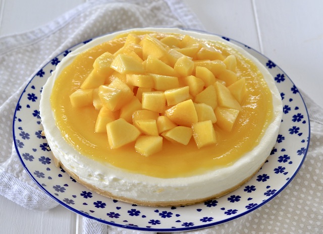 cheesecake alle pesche servita